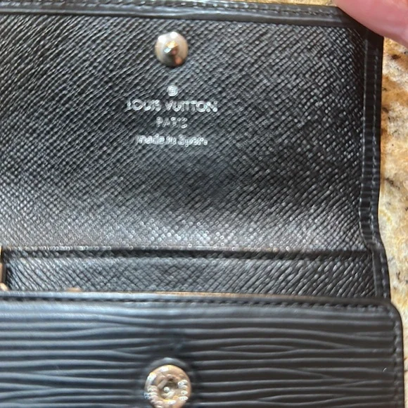 Louis Vuitton Keyholder - Picture 7 of 12